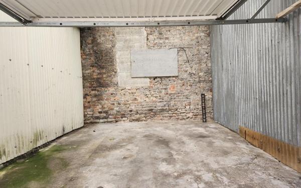 Stationnement à louer    12,50 m2 Hautmont