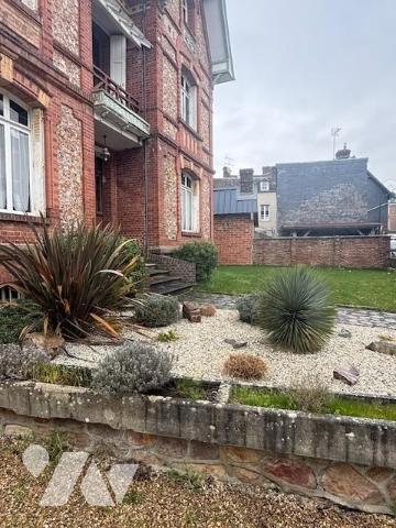 THIBERVILLE HYPER CENTRE MAISON ANGLO NORMANDE AUTHENTIQUE BEAUX VOLUMES