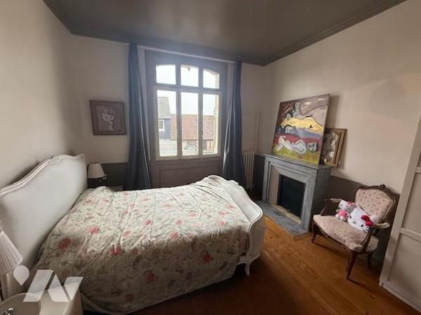 THIBERVILLE HYPER CENTRE MAISON ANGLO NORMANDE AUTHENTIQUE BEAUX VOLUMES