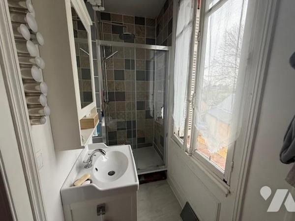 THIBERVILLE HYPER CENTRE MAISON ANGLO NORMANDE AUTHENTIQUE BEAUX VOLUMES