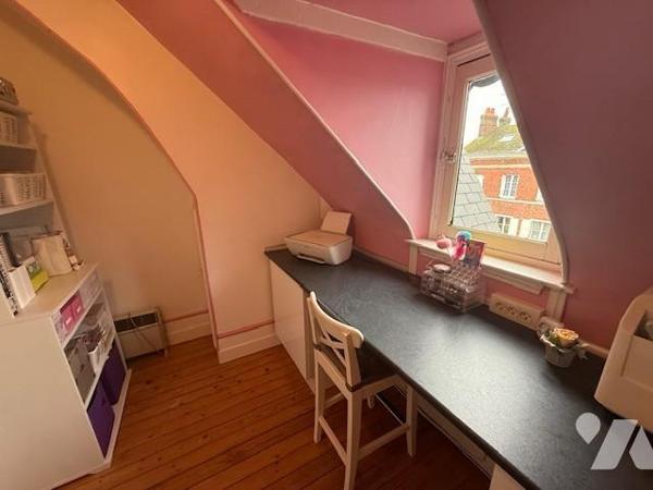 THIBERVILLE HYPER CENTRE MAISON ANGLO NORMANDE AUTHENTIQUE BEAUX VOLUMES