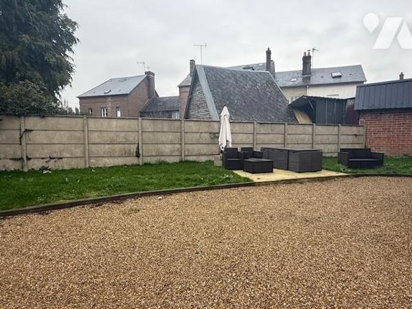 THIBERVILLE HYPER CENTRE MAISON ANGLO NORMANDE AUTHENTIQUE BEAUX VOLUMES