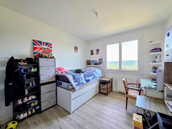 Maison avec vue dégagée, 93m² et sous sol complet