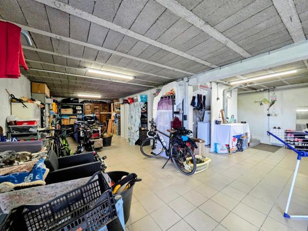 Maison avec vue dégagée, 93m² et sous sol complet