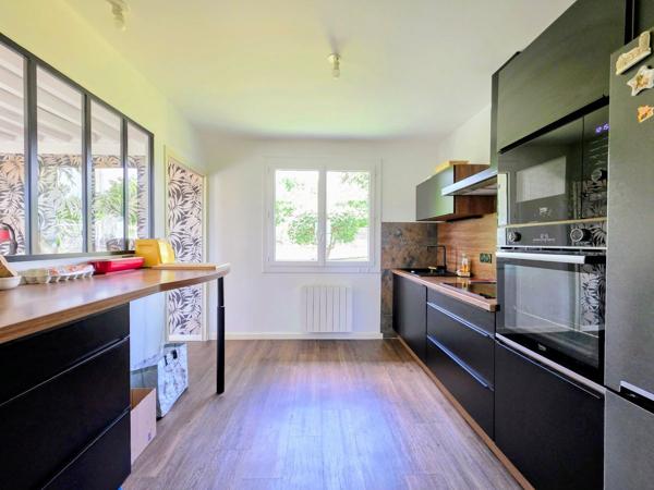 Maison avec vue dégagée, 93m² et sous sol complet