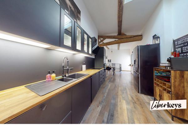 Maison de village avec studio indépendant et stationnement