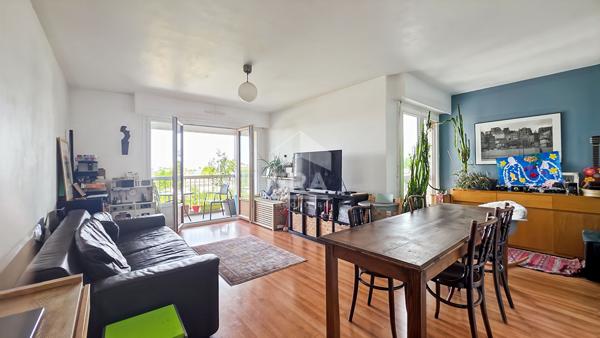 Montreuil  Appartement 2 pièce de 55 m2 avec balcon