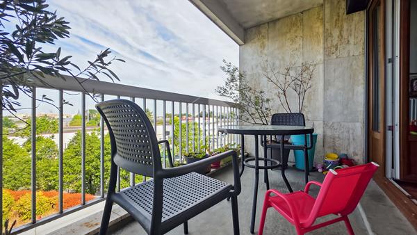 Montreuil  Appartement 2 pièce de 55 m2 avec balcon