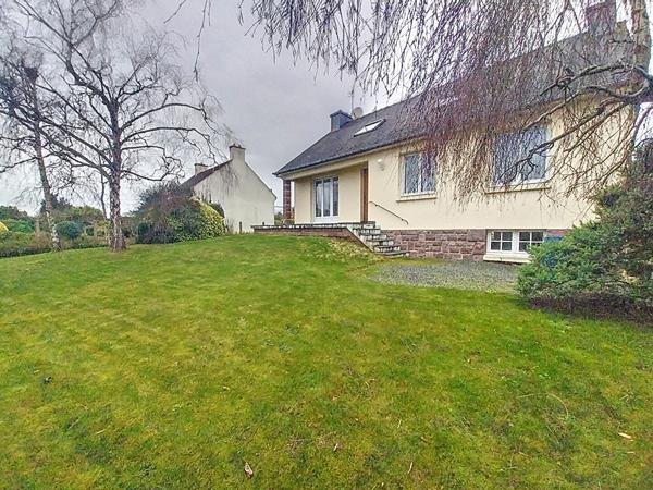 Maison familiale 125 m² avec 4 chambres, sous-sol total et jardin à Plouha