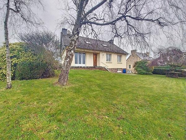 Maison familiale 125 m² avec 4 chambres, sous-sol total et jardin à Plouha