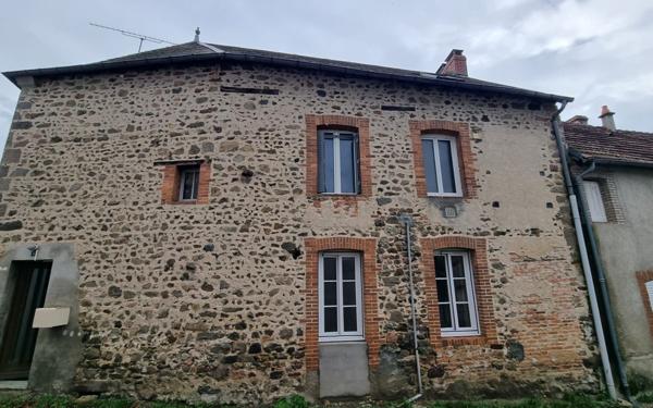 Immeuble à vendre    7 pièces •  Parsac