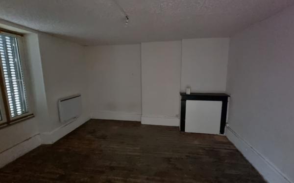 Immeuble à vendre    7 pièces •  Parsac