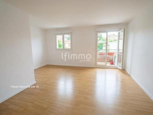 Appartement 3 pièces premier étage avec balcon et parking privatif