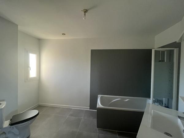 Appartement à louer |  Bassens |  4 pièces | 114 m²