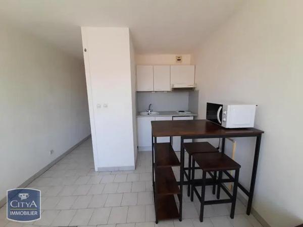 Appartement à louer 1 pièce 21.21m² Nîmes (30900)