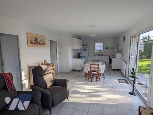 EXCLUSIVITE - LES HERBIERS - Plain-pied de 83 m² habitable en très bon état au calme d'un lotis...