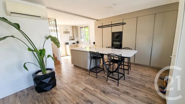 Maison à vendre  7 pièces - 151,06 m 2   LA VARENNE ST HILAIRE  - 94