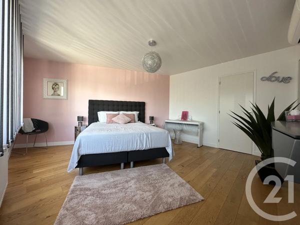 Maison à vendre  7 pièces - 151,06 m 2   LA VARENNE ST HILAIRE  - 94