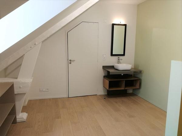 A LOUER - NANTES JARDIN DES PLANTES - Appartement 1 pièce de 25.18 m² (36.99 m² au sol)