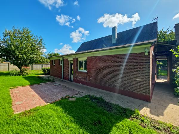 MAISON AVEC DEPENDANCES GARAGES 80 M²
