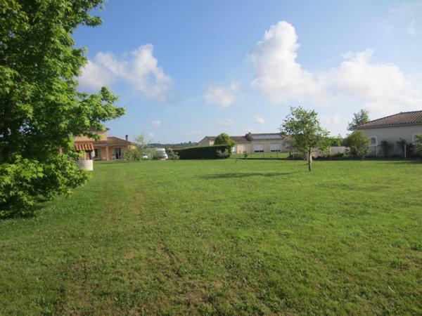 Saint-Gaudens (31800) Belle maison dans un quartier résidentiel.
