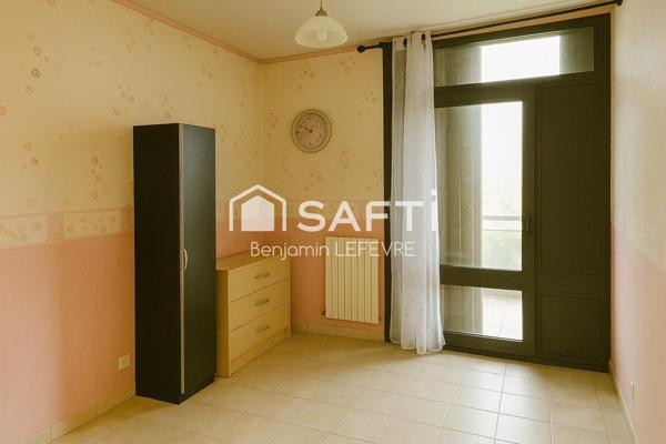 T3 / T4 À RAFRAÎCHIR AVEC LOGGIA