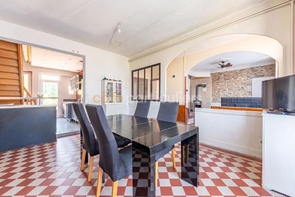 Vente
                Maison104 m² - 7 Pièces -
                    LA FERRIERE (85280)