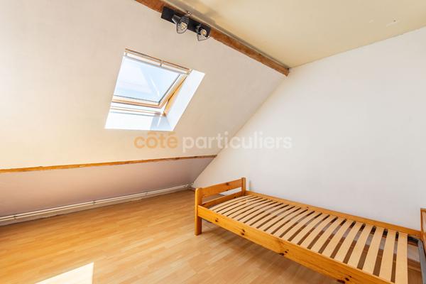 Vente
                Maison104 m² - 7 Pièces -
                    LA FERRIERE (85280)
