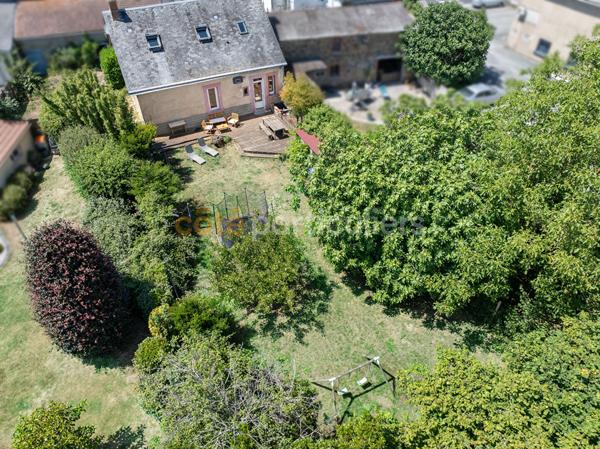 Vente
                Maison104 m² - 7 Pièces -
                    LA FERRIERE (85280)