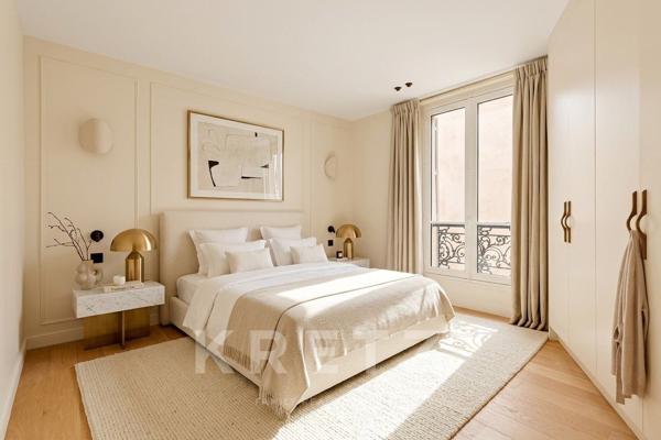 Appartement entièrement rénové Etoile.