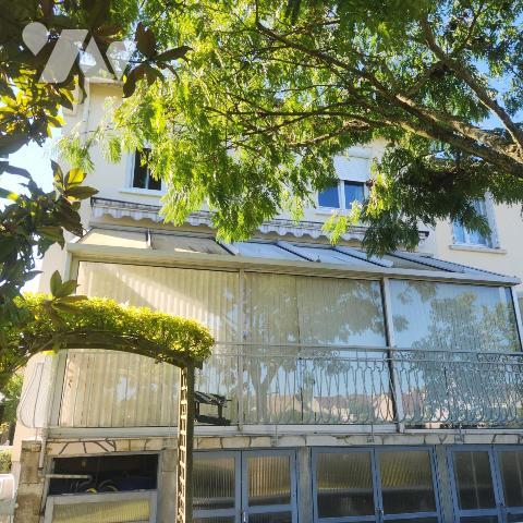 maison mitoyenne sur un côté, sous sol-complet La Ferté Bernard 