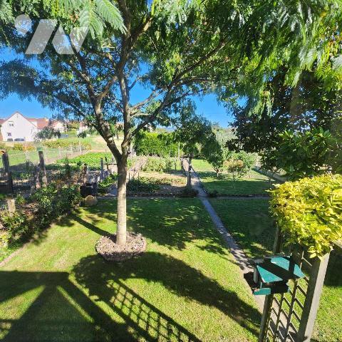 maison mitoyenne sur un côté, sous sol-complet La Ferté Bernard 