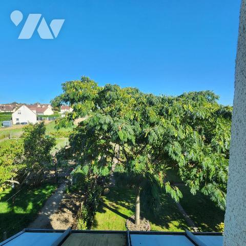 maison mitoyenne sur un côté, sous sol-complet La Ferté Bernard 