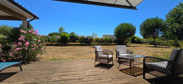 Maison moderne de plain pied, type 6,  sur un terrain de 2977 m²