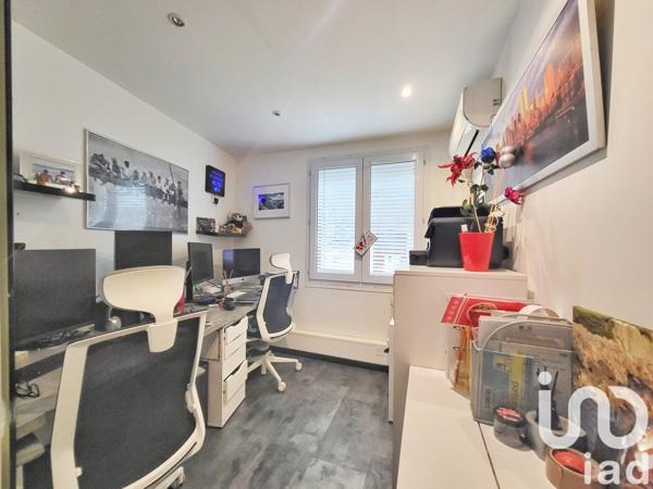 Maison de village 4 pièces de 98 m² à Cuers (83390)