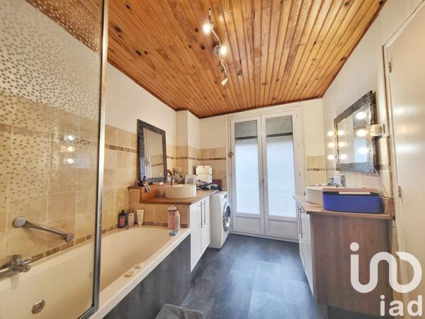 Maison de village 4 pièces de 98 m² à Cuers (83390)