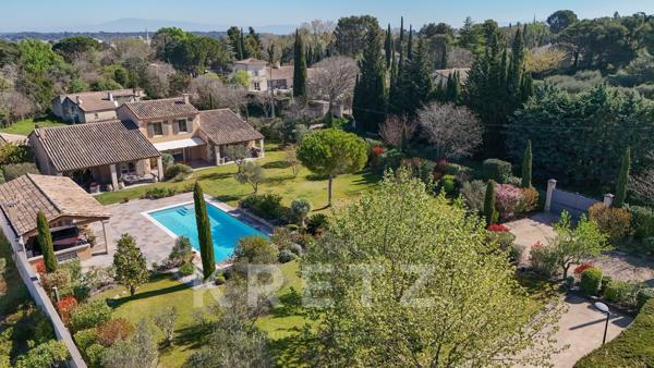 Villa contemporaine haut de gamme avec piscine – Saint-Rémy-de-Provence
