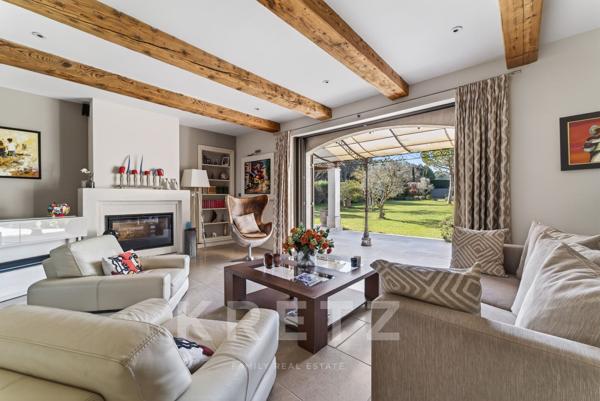 Villa contemporaine haut de gamme avec piscine – Saint-Rémy-de-Provence