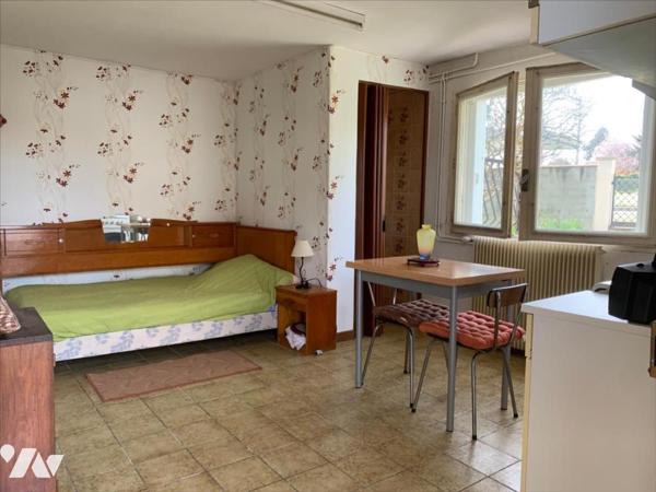 PROCHE CENTRE VILLE, HABITATION ET SES DEUX STUDIOS