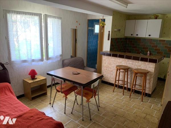 PROCHE CENTRE VILLE, HABITATION ET SES DEUX STUDIOS