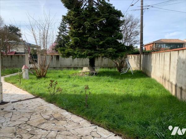 PROCHE CENTRE VILLE, HABITATION ET SES DEUX STUDIOS