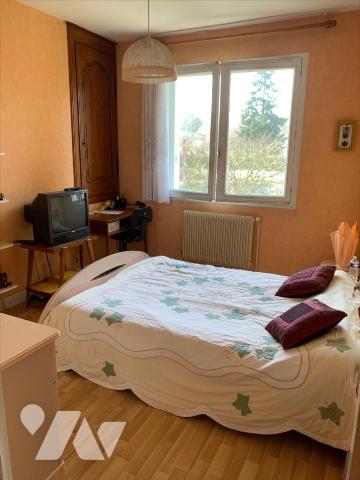 PROCHE CENTRE VILLE, HABITATION ET SES DEUX STUDIOS