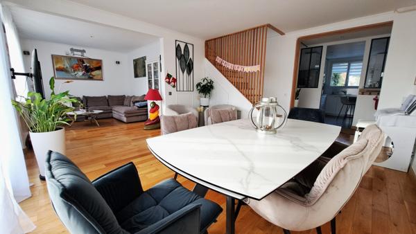 Superbe maison lumineuse 219 m2 - 4 Chambres