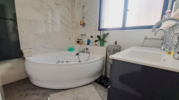 Superbe maison lumineuse 219 m2 - 4 Chambres