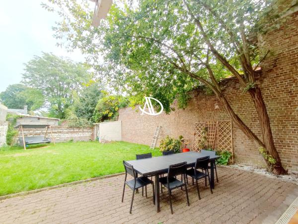 MAISON DE CARACTERE 4 CHAMBRES JARDIN GARAGE CAVE