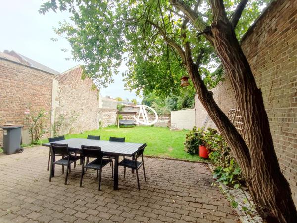 MAISON DE CARACTERE 4 CHAMBRES JARDIN GARAGE CAVE