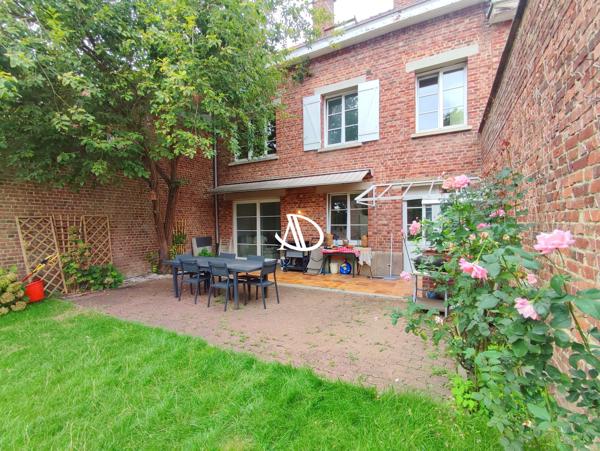 MAISON DE CARACTERE 4 CHAMBRES JARDIN GARAGE CAVE