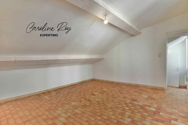 NANTES Proche du centre ville, maison composée de deux logements indépendants actuellement libres.