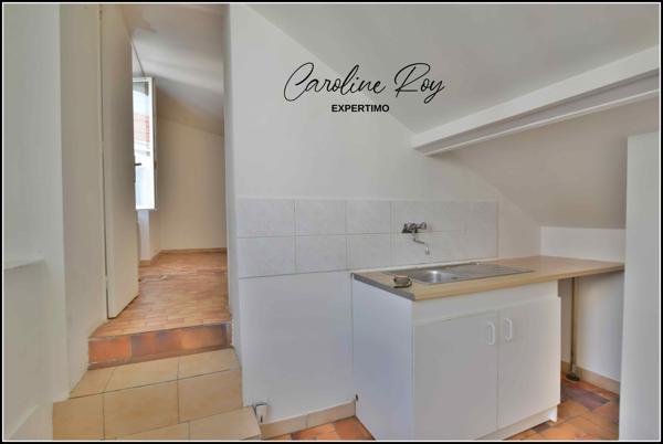 NANTES Proche du centre ville, maison composée de deux logements indépendants actuellement libres.