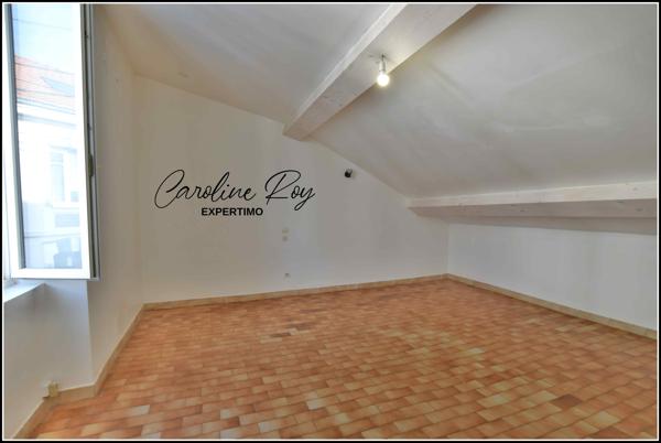 NANTES Proche du centre ville, maison composée de deux logements indépendants actuellement libres.